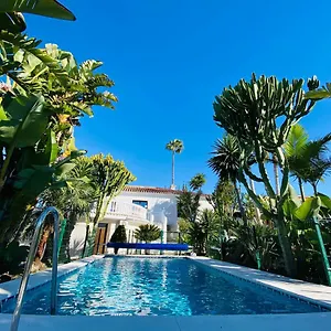  Apartment Studio-near The Beach, Bbq And Seawater Pool